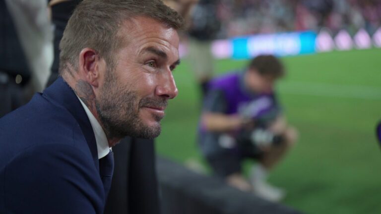 Revue BECKHAM – Portrait intime d’une icône du monde du football