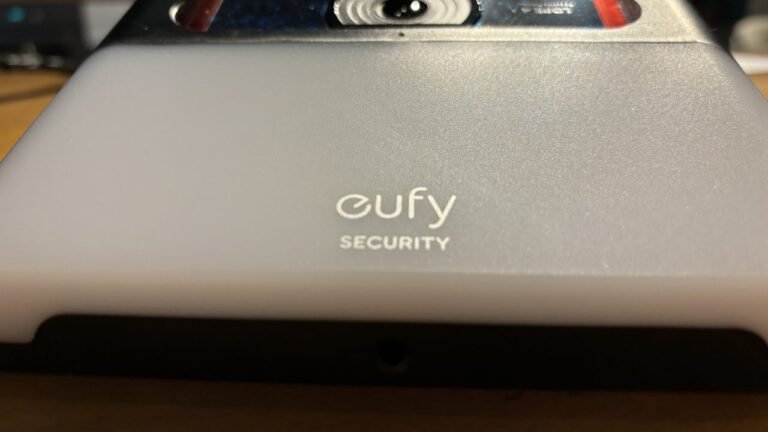 Eufy Security Solar Wall Light Cam S120 Review Licht in de duisternis?