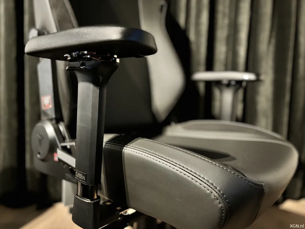 Le Secretlab Evo a une belle forme de baquet dans le siège