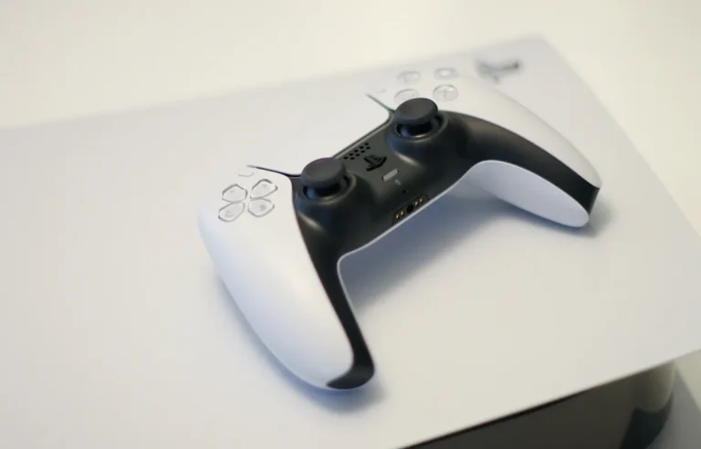 5 manettes PS5 alternatives qui remplacent la DualSense
