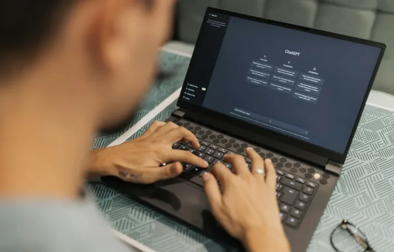 Qu’est-ce qu’un ordinateur portable IA exactement (et que pouvez-vous en faire) ?