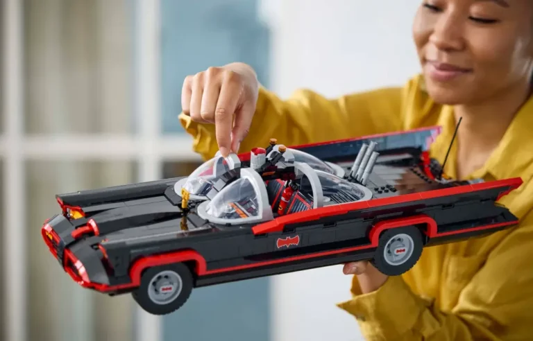 LEGO rend hommage à la série classique Batman