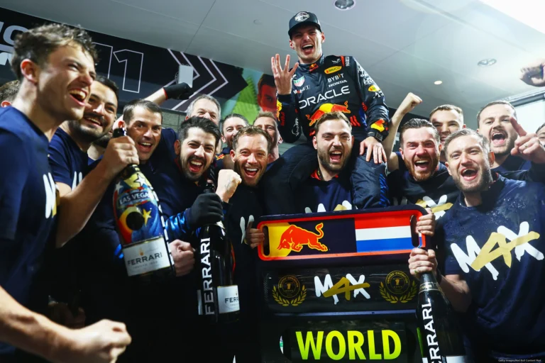 Si Perez reste plus longtemps, Red Bull chassera Verstappen
