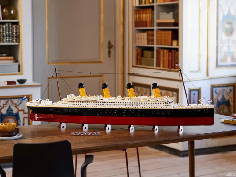 Pensiez-vous que le LEGO Titanic était déjà grand ? Le ventilateur fait une version beaucoup plus grande