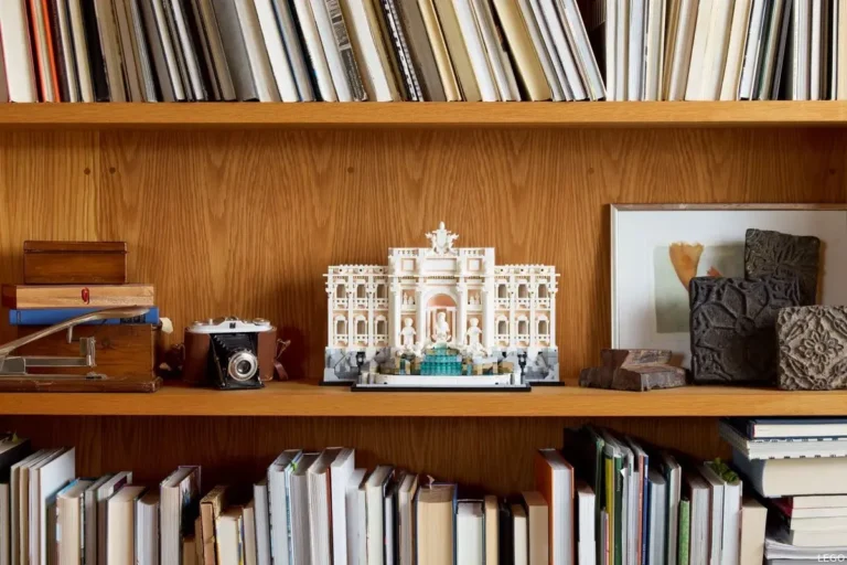 L'ensemble LEGO de la fontaine de Trevi n'est volontairement pas décoré partout
