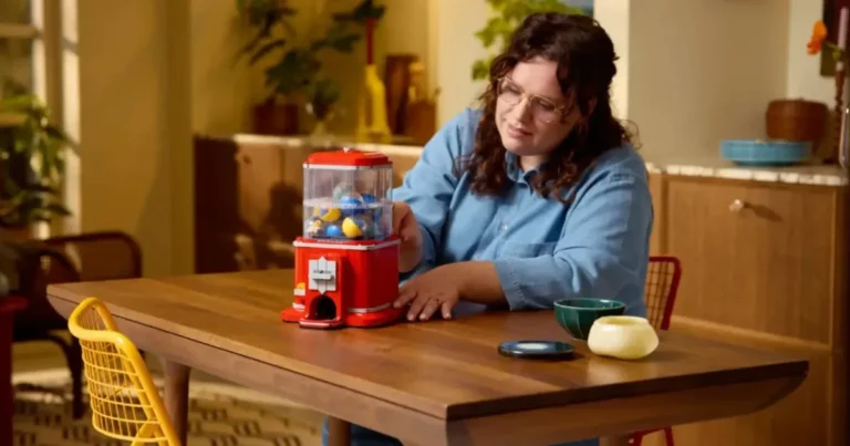 La transmission automatique LEGO MINIFIGURE est une automatique Gachapon, mais d'où vient ce nom?