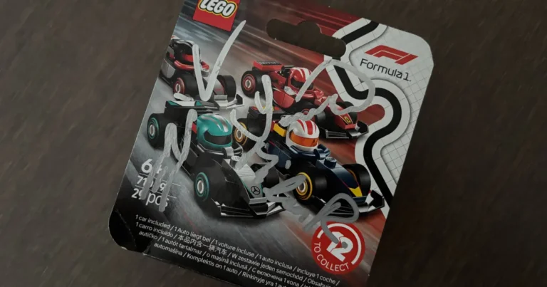 LEGO F1 Set + Signatures-Sarticipate and Win!