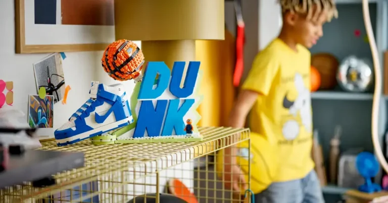 Les ensembles LEGO exclusifs avec des baskets Nike volent déjà le spectacle chez les collectionneurs