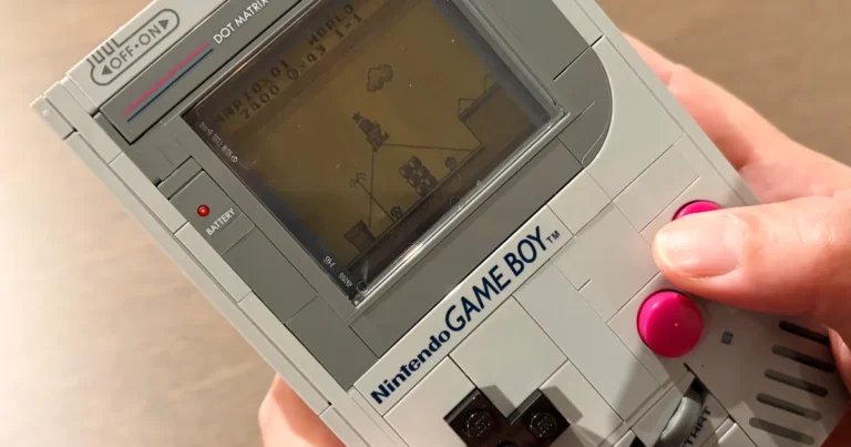 Pourquoi l'ensemble LEGO Game Boy n'inclut-il pas Tetris ?