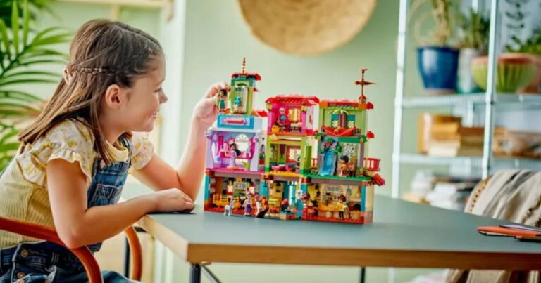 LEGO Store organise des soldes sur les articles LEGO à l'approche de la fin de l'année