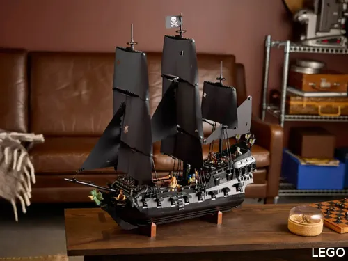 LEGO Icons Le bateau pirate du capitaine Jack Sparrow 10365
