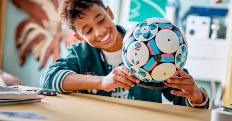 Cet accord de football LEGO devient viral à l'approche de la Coupe du monde