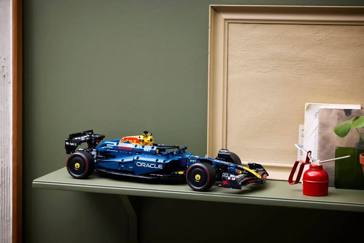 La voiture LEGO Technic Max Verstappen désormais à un prix bizarrement compétitif