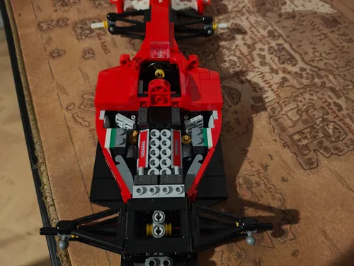 Ferrari F2004 LEGO Revue Pic2