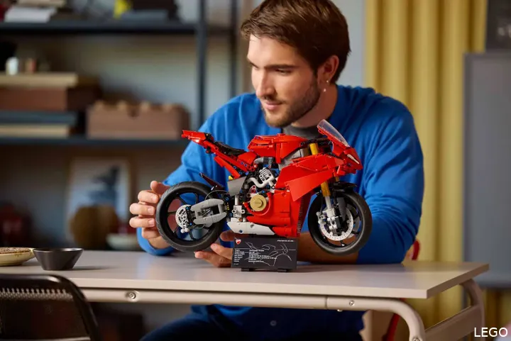 LEGO Technic Ducati-42202