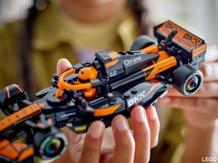 LEGO McLaren MCL38