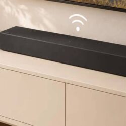 Cascade d'action avec une barre de son de marque A qui améliore immédiatement le son de votre téléviseur