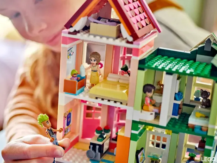 LEGO Friends 42670 Appartements et boutiques de Heartlake City
