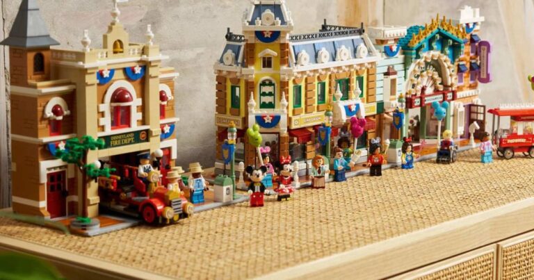 LEGO recrée Main Street USA de Disney et en construit un grand ensemble