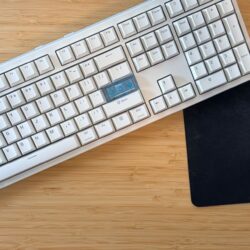 Le clavier de jeu Epomaker HE108 semble haut de gamme, mais ne coûte pas le prix le plus élevé (Avis)