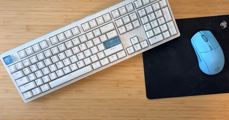 Le clavier de jeu Epomaker HE108 semble haut de gamme, mais ne coûte pas le prix le plus élevé (Avis)