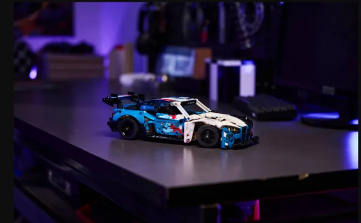 Voiture de course BMW M4 GT3 EVO