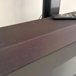 Action vend une barre de son de marque A pour presque rien et elle est étonnamment complète