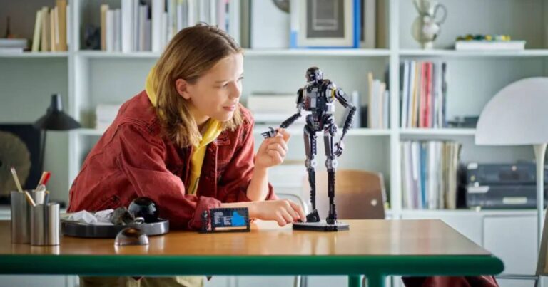 Ce célèbre robot LEGO est désormais moins cher que jamais