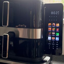 Cet airfryer Action vous permet de préparer des croquettes, des frites et des pizzas en un rien de temps