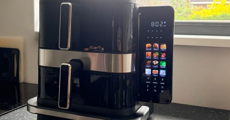 Cet airfryer Action vous permet de préparer des croquettes, des frites et des pizzas en un rien de temps