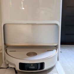 Cet aspirateur robot atteint les moindres recoins et laisse la concurrence loin derrière