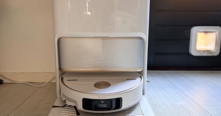 Cet aspirateur robot atteint les moindres recoins et laisse la concurrence loin derrière
