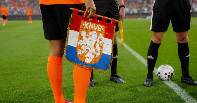 LEGO et KNVB ont concocté un scoop lors du match d'adieu de l'équipe Orange