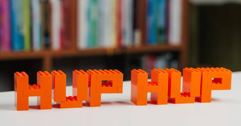 Les fans sont furieux contre les revendeurs qui revendent des briques LEGO gratuites pour la Coupe du monde