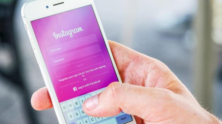 Flux et histoires vides sur Instagram pendant une longue panne