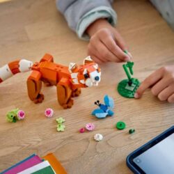 LEGO Creator 3 en 1 Animaux mignons : Panda roux (31394) vous permet de construire trois animaux mignons avec un seul ensemble