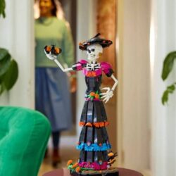 LEGO donne vie à l'icône colorée du Jour des Morts dans un nouvel ensemble de 1212 briques