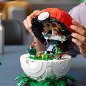 LEGO surprend les fans de Pokémon avec un gigantesque set Poké Ball qui cache bien plus que prévu