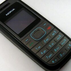 Nokia 300 Charge transforme un simple téléphone en une banque d'alimentation portable