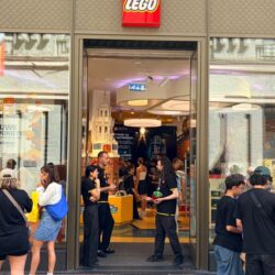 Rapport d'ambiance : au LEGO Store Amsterdam, c'est comme entrer dans un musée rempli d'art LEGO