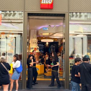 Rapport d'ambiance : au LEGO Store Amsterdam, c'est comme entrer dans un musée rempli d'art LEGO
