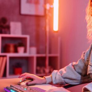 Philips a lancé un ultra-large saisissant qui adopte une approche très différente du travail et des jeux